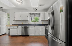 530 Spruce Run Rd, Avalon, PA 15202