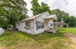 208 Sherman Street, Thayer, MO 65791