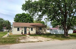 108 N Main, Alta, IA 51002
