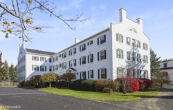 33 Maplewood Ave, Pittsfield, MA 01201