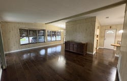 180 Old Mill Dr, Plant City, FL 33565