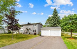 301 Kelly Cr, Duluth, MN 55811