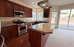 606 10TH Ct, Lafayette, OR 97127