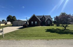 100 E Court Dr, Bedford, KY 40006