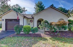 7 Hampton Drive, Marlboro, NJ 07746
