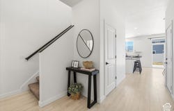 1706 W PARKVIEW Dr, Syracuse, UT 84075