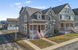 815 S 9th Avenue, Scranton, PA 18504
