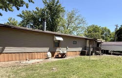 2 Bourbon St, Geneseo, KS 67444