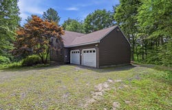 232 Gold St, Belchertown, MA 01007
