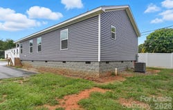 2102 24th Avenue NE, Hickory, NC 28601