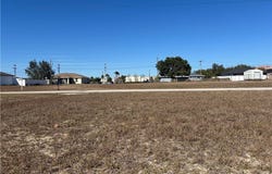 1630 NE 23rd Terrace, Cape Coral, FL 33909