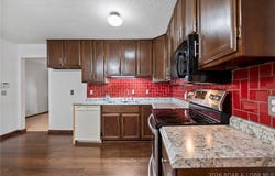 701 O Hwy, Laurie, MO 65037