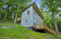 213 Hidden Valley Rd, Clinton, TN 37716