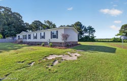 1978 E Hanrahan Road, Ayden, NC 28513