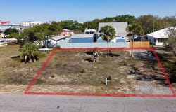 107 19th St, Mexico Beach, FL 32456