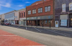 204 S Broadway, Salisbury, MO 65281