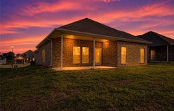 1100 Garrett Lane, Centerton, AR 72719