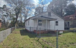 317 E Peyton Avenue, Kinston, NC 28501