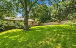22 Wrexham Dr, IowaCity, IA 52246