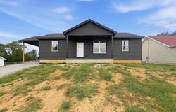 272 School Side Dr, Brandenburg, KY 40108