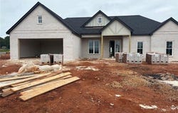 1105 Clara Dr E, Valley, AL 36854