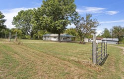 64300 E 260 Road, Grove, OK 74344