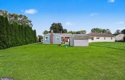 10 GREYSTONE Road, CARLISLE, PA 17015