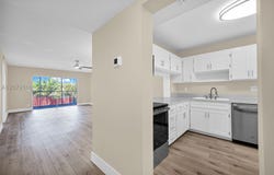 215 SE 3rd Ave, Hallandale Beach, FL 33009