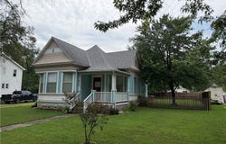 610 S Maple Street, Ottawa, KS 66067