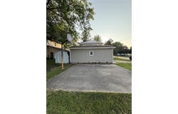 355 N 2nd St, Winthrop, IA 50682