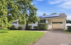 81 Elm Street, Simsbury, CT 06081