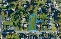 15 Jones Street, Patchogue, NY 11772