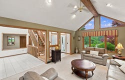 1 Utica Dr, Hudson, MA 01749