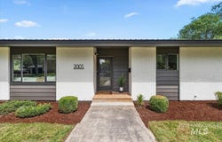 2001 Ray Ave, Caldwell, ID 83605