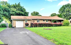 18 DIANE Drive, EWING, NJ 08628
