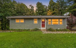 1040 Route 211 W, Middletown, NY 10940