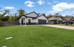16134 Crossing Circle, Lindale, TX 75771