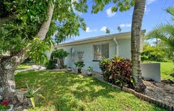 1239 SE 23rd Place, Cape Coral, FL 33990