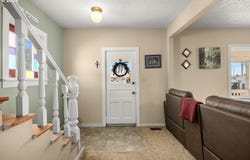 407 N LINCOLN St, Newberg, OR 97132