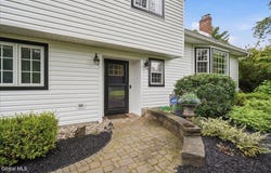 7 Eberle Road, Latham, NY 12110