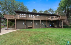 6908 E Pine Lake Dr, Sioux Falls, SD 57110