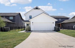 416 Stagecoach Trl, San Marcos, TX 78666