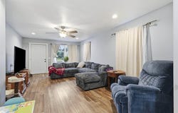 208 Middle St, Mediapolis, IA 52637