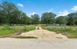 3705 Callihan Rd, Luling, TX 78648