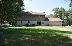 2901 Meadowlark Ln, Enid, OK 73703