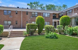 1203 E Broadway, Hewlett, NY 11557