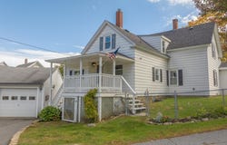 9 Bridge Street, Topsham, ME 04086