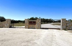 3660 S St Andrews, Junction, TX 76849