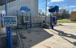 1006 E 1st Street, Humble, TX 77338