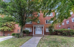 2649 Noble Road, Cleveland Heights, OH 44121